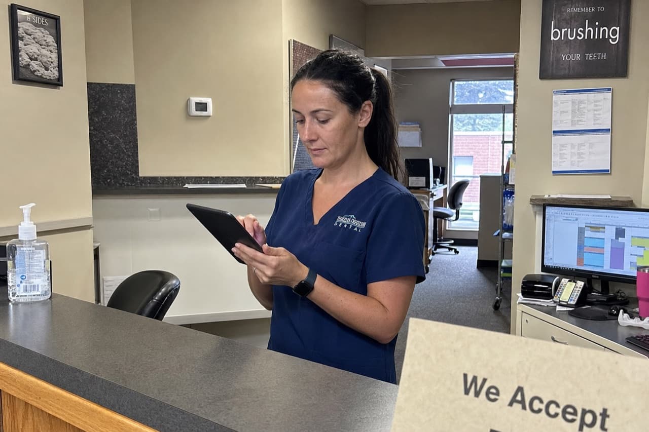 How to build a mobile app for your dental practice in 2026 (with AI diagnostics)